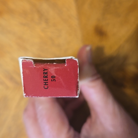 Almay Stay Smooth Anti-Chap Lip Color - Set Of 5 - Picture 5 of 10